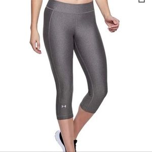 Under Armour Grey Capri Leggings Size S